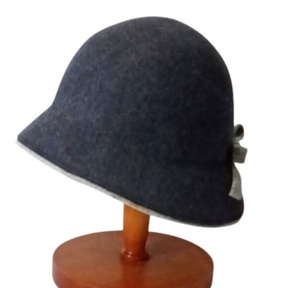 Vintage Lady's Danier Dark Grey Wool Felt Cloche Hat w/Light Grey Ribbon & Trim - Picture 2 of 6